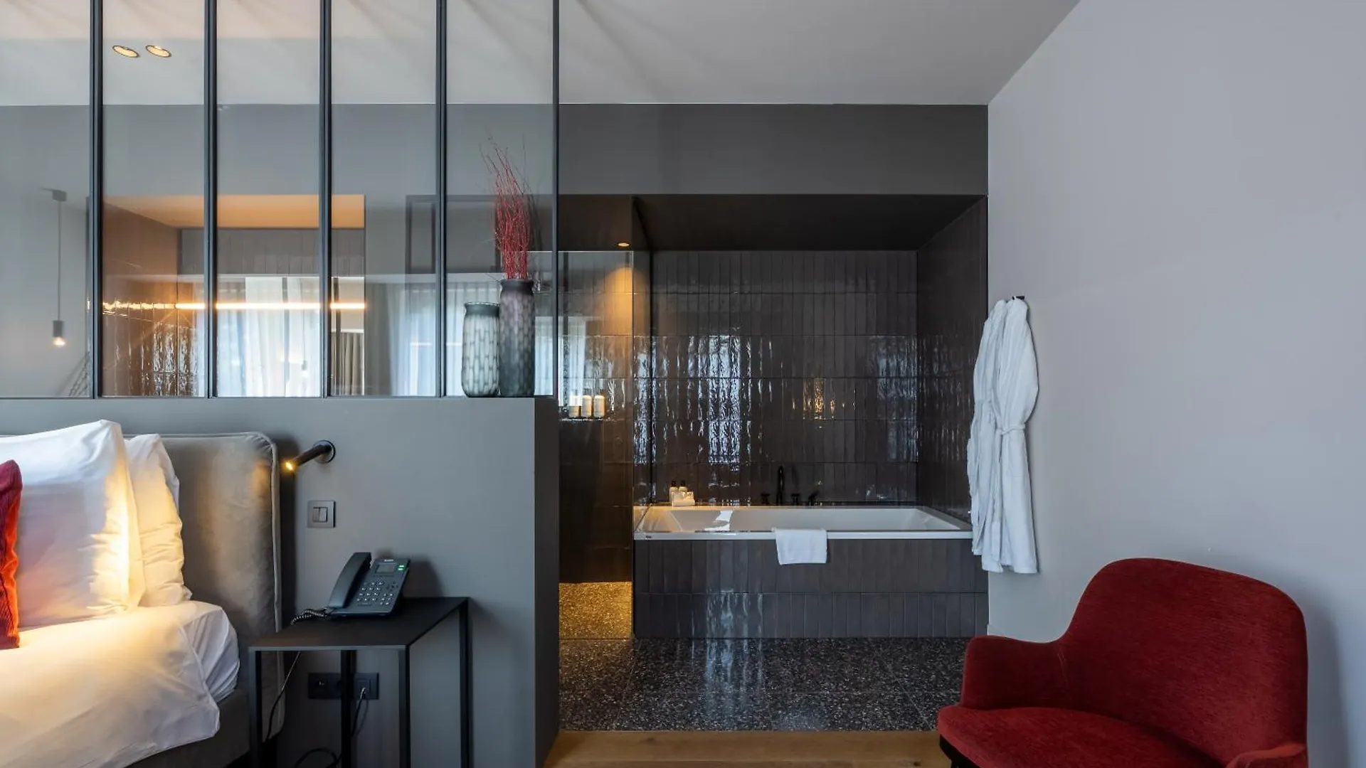 U Eat & Sleep Antwerp Hotell 4*,  Belgien